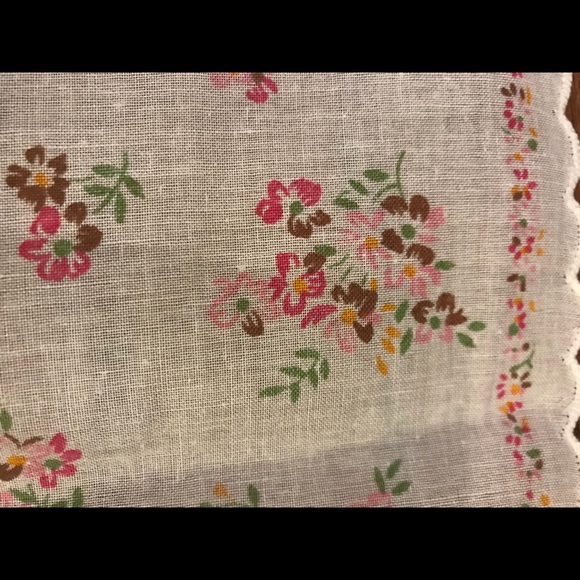 Vintage Jean D’orly of France Ladies Handkerchief. - Picture 3 of 3